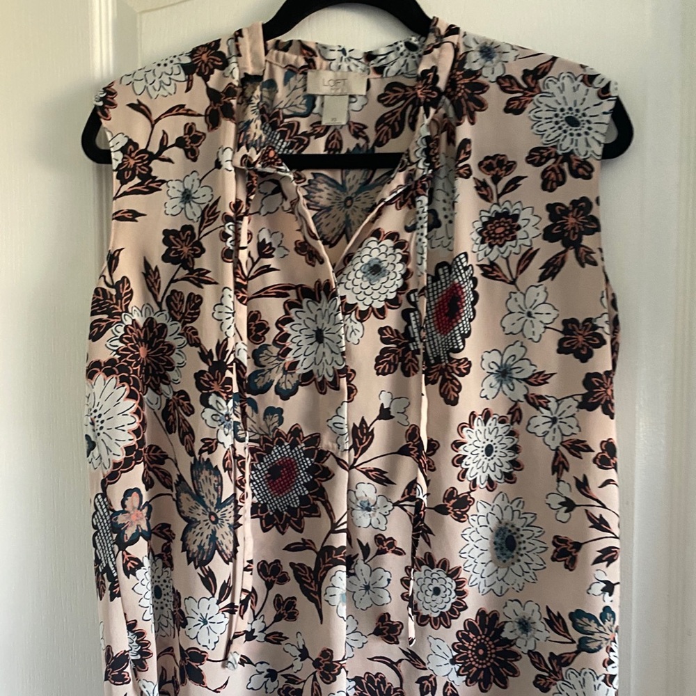 LOFT Sleeveless Bow Floral blouse